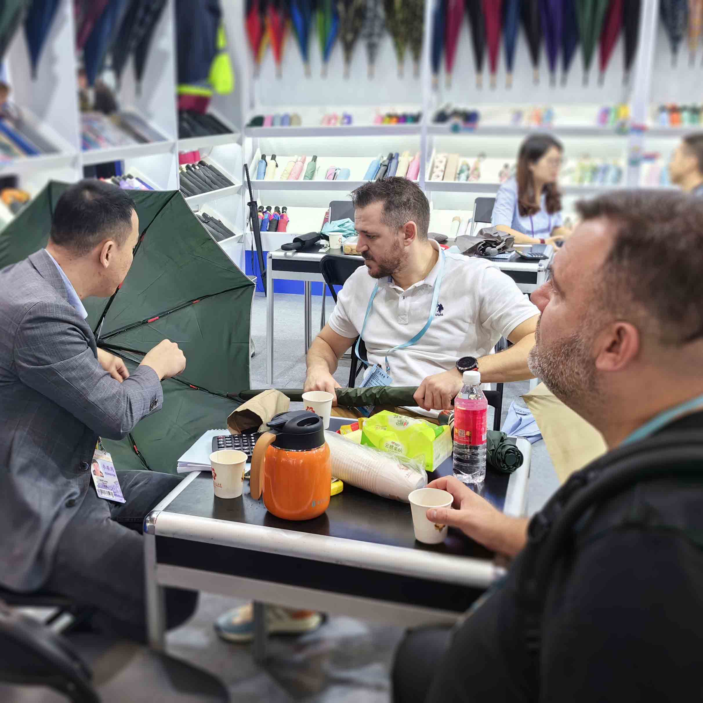 優(yōu)安納傘業(yè)：品牌出海展實力，多元拓展贏未來